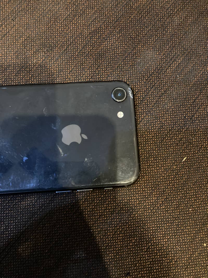 Apple iPhone 8 3