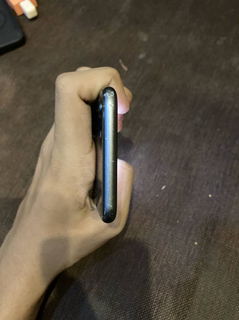 Apple iPhone 8 5