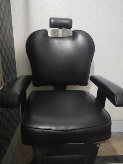 polour chair