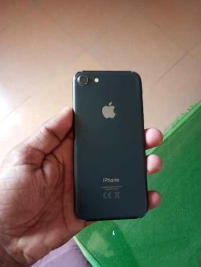 Apple iPhone 8