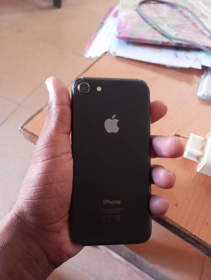 Apple iPhone 8 4