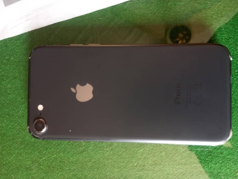 Apple iPhone 8 5