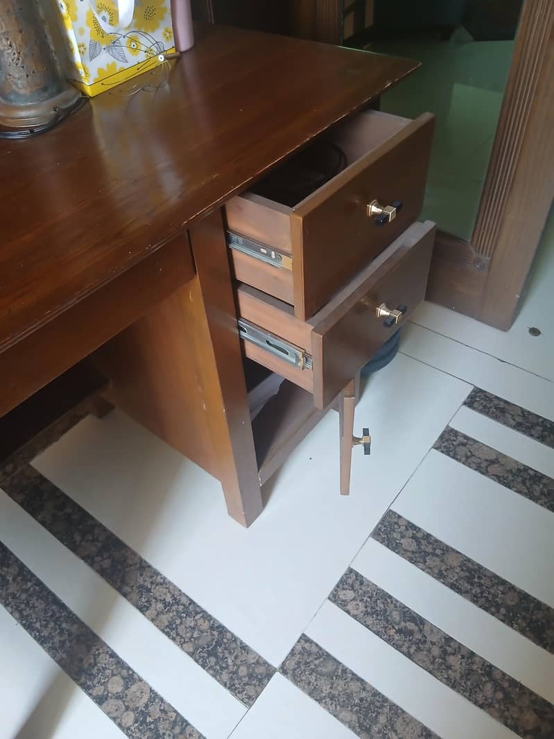 Wooden Study Table 1