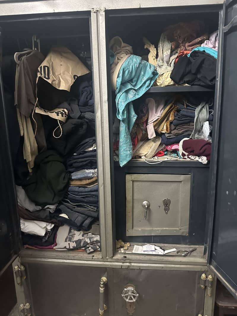 Metal safe 1