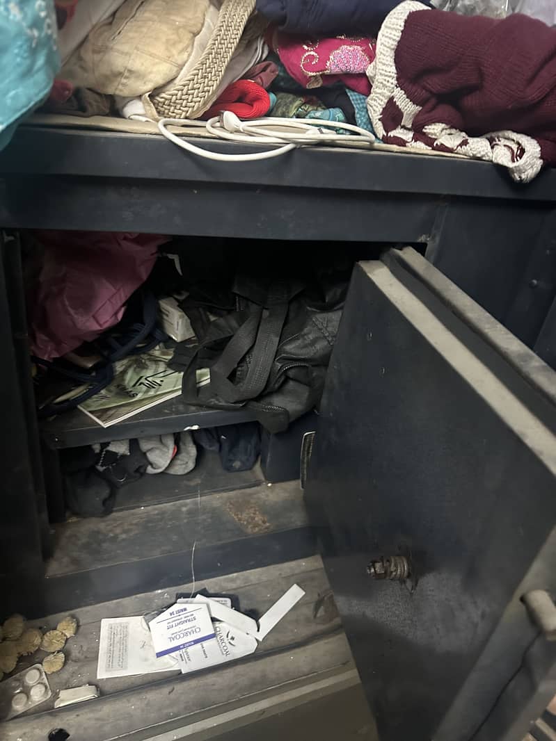 Metal safe 2