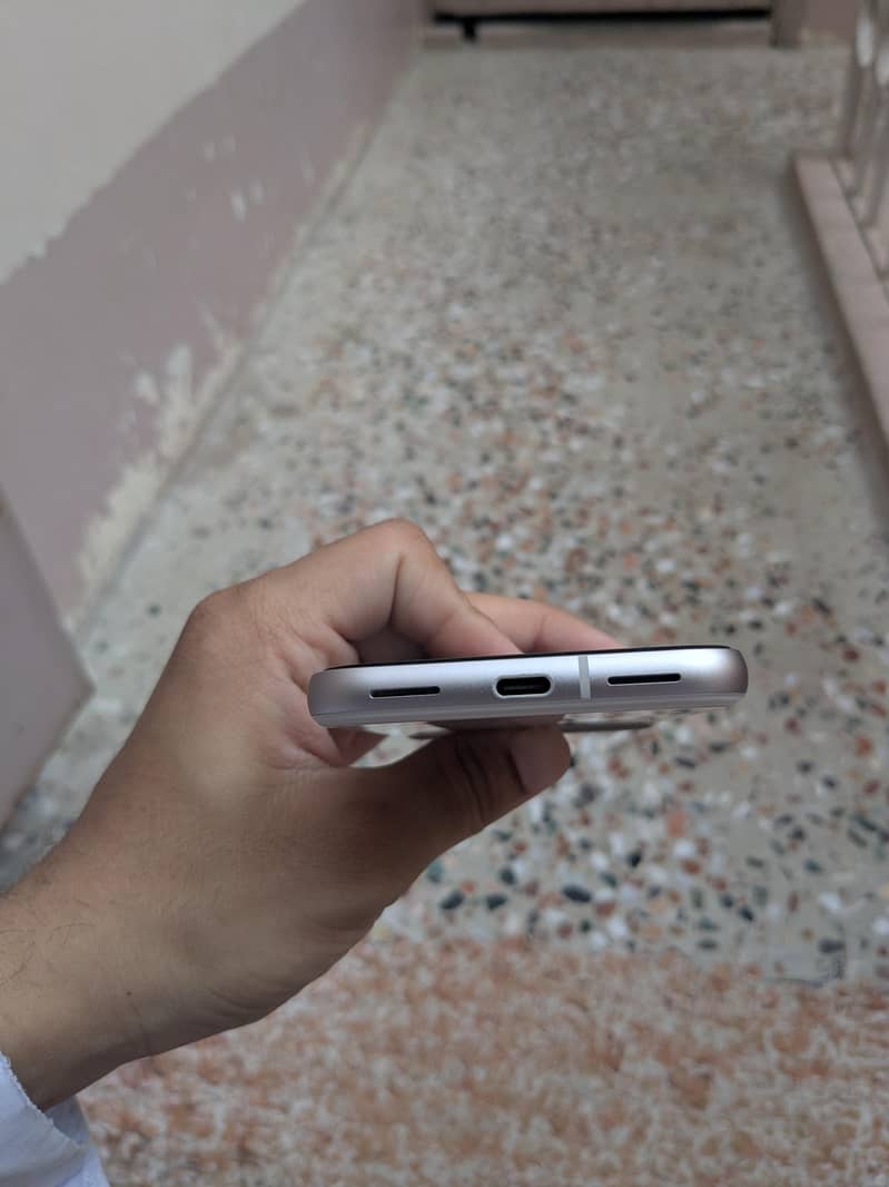 Google Pixel 8a 5