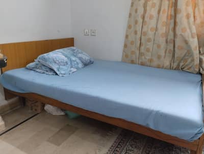 Single Bed with Mattress – 4 × 6 Feet – Good Condition