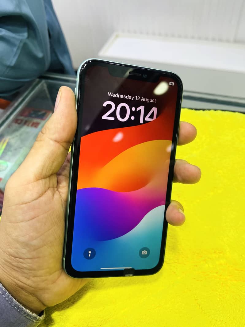 Apple iPhone 11 3