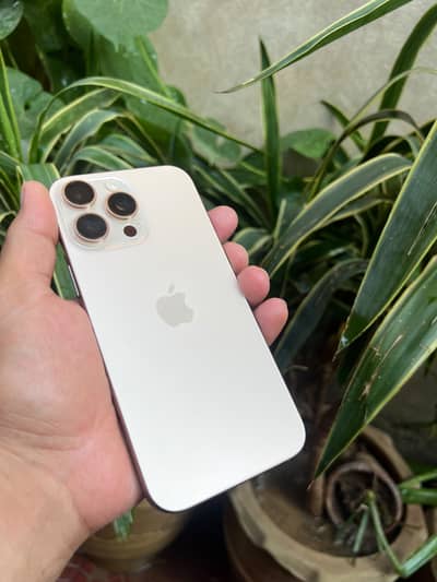 Apple iPhone 16 Pro Max