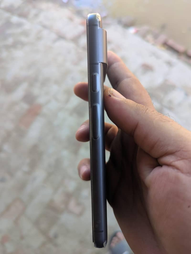 Google Pixel 8 5