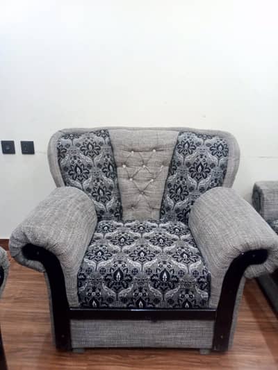 sofa set 4 Beautiful Sofa Set for Sale | 2 & 3 Seater | Good Condition
