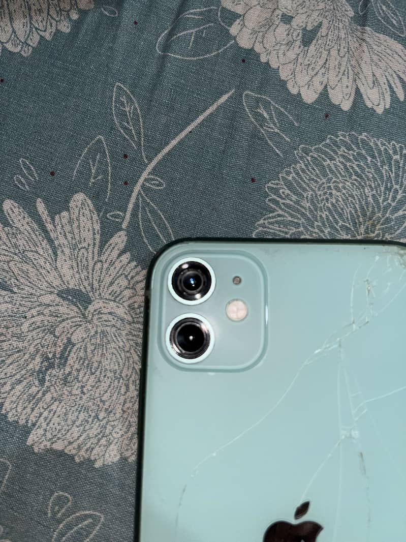 Apple iPhone 11 3