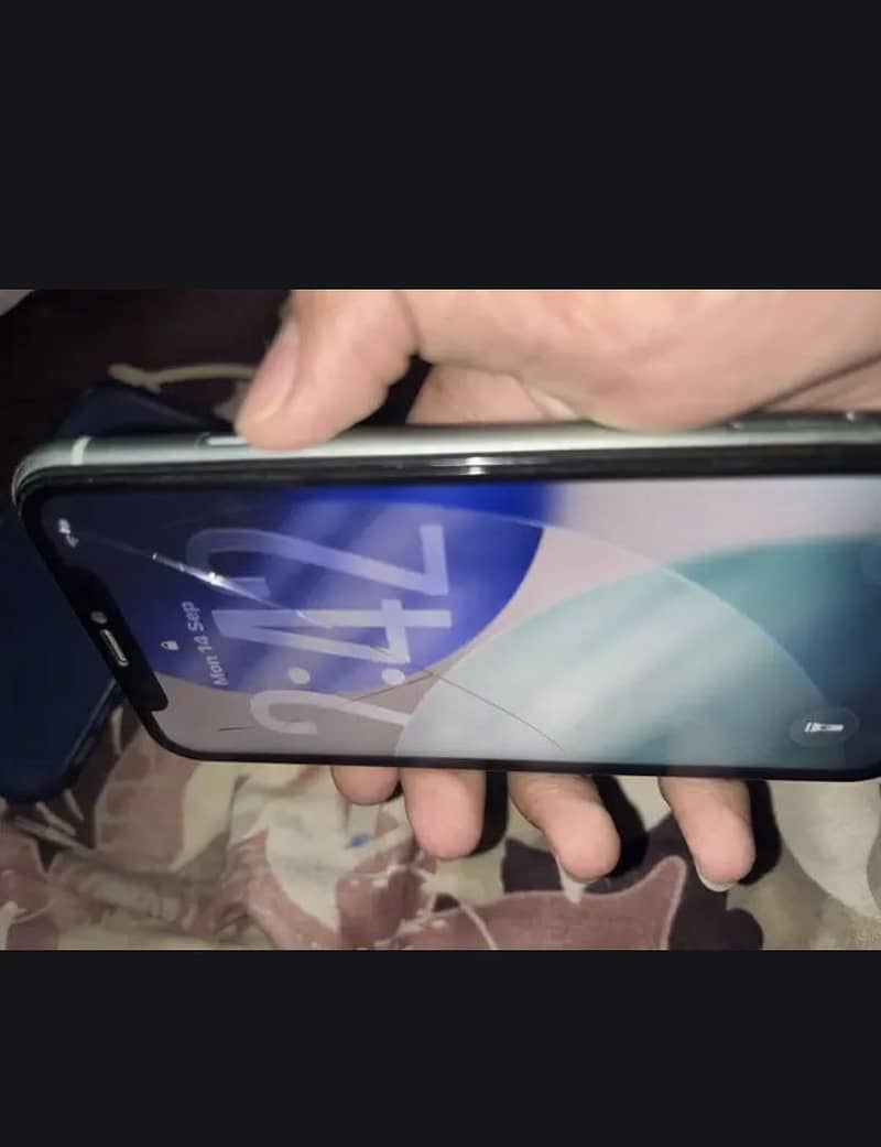 Apple iPhone 11 10