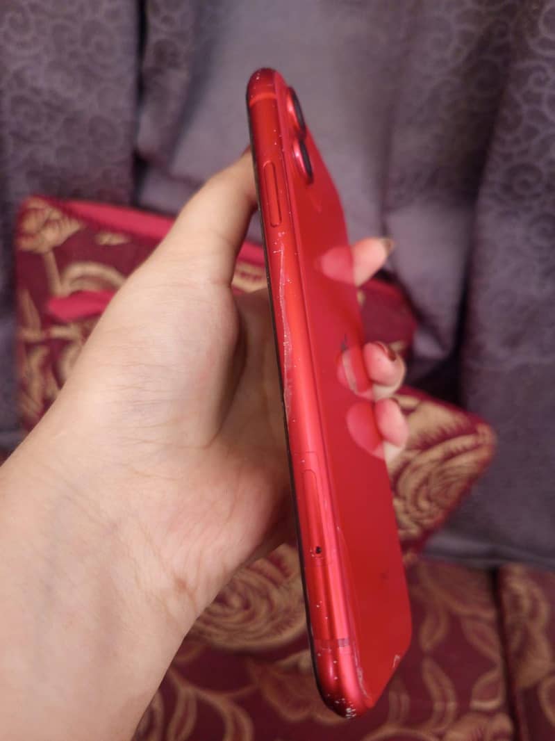 Apple iPhone 11 4