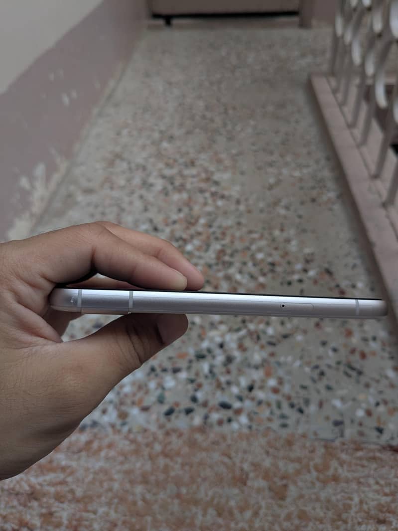 Google Pixel 8a 6