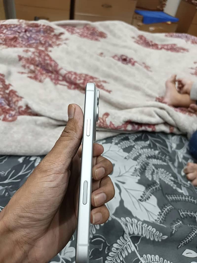 Apple iPhone 17 Pro Max JV 1