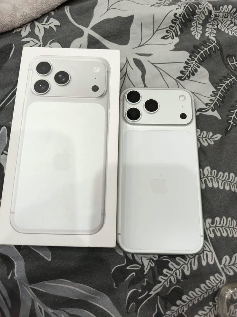 Apple iPhone 17 Pro Max JV 4