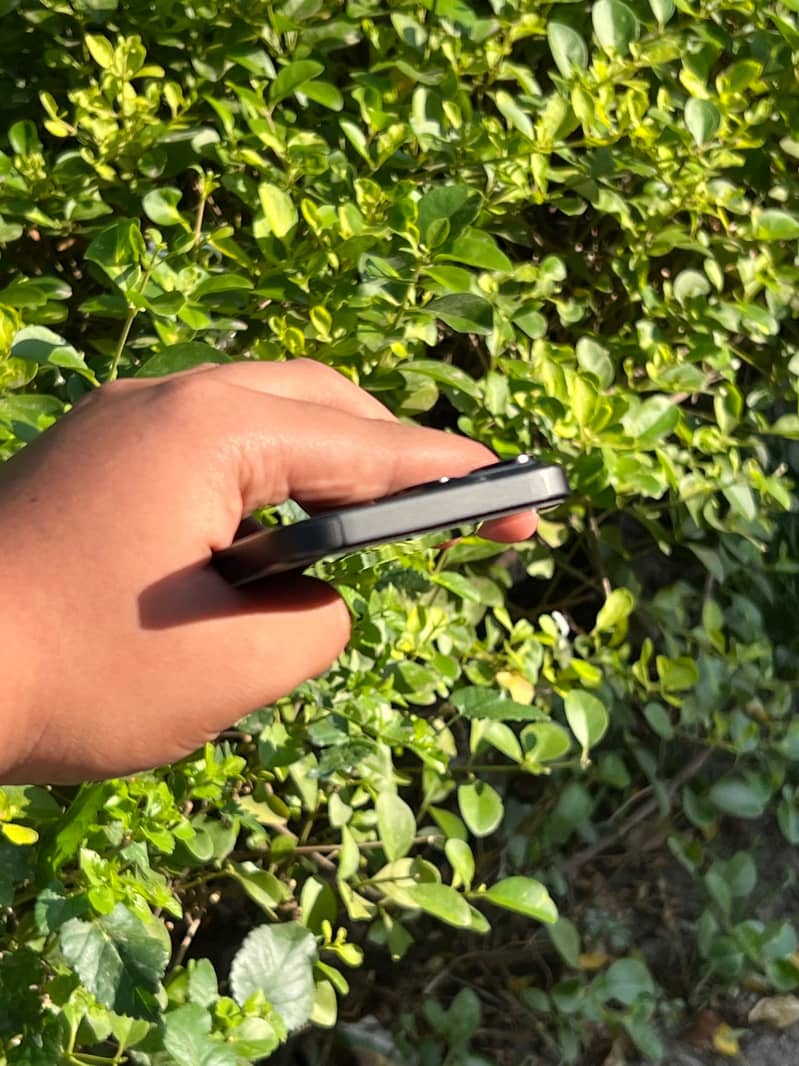Apple iPhone 15 4
