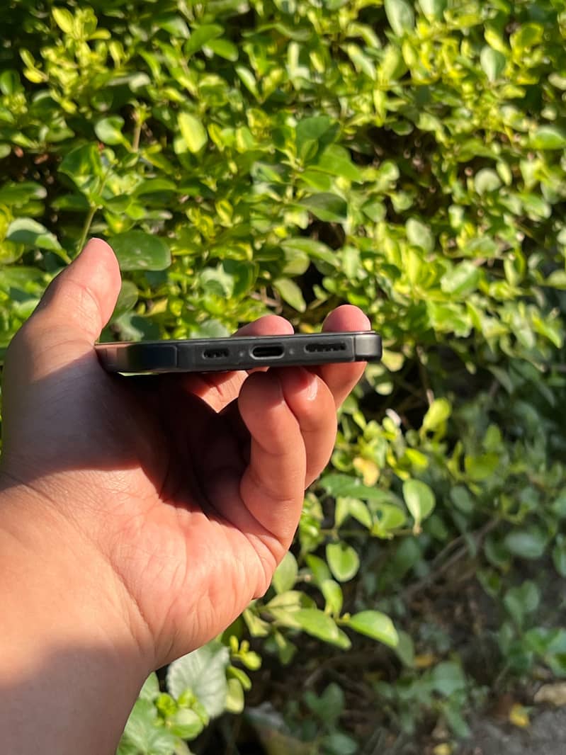 Apple iPhone 15 5