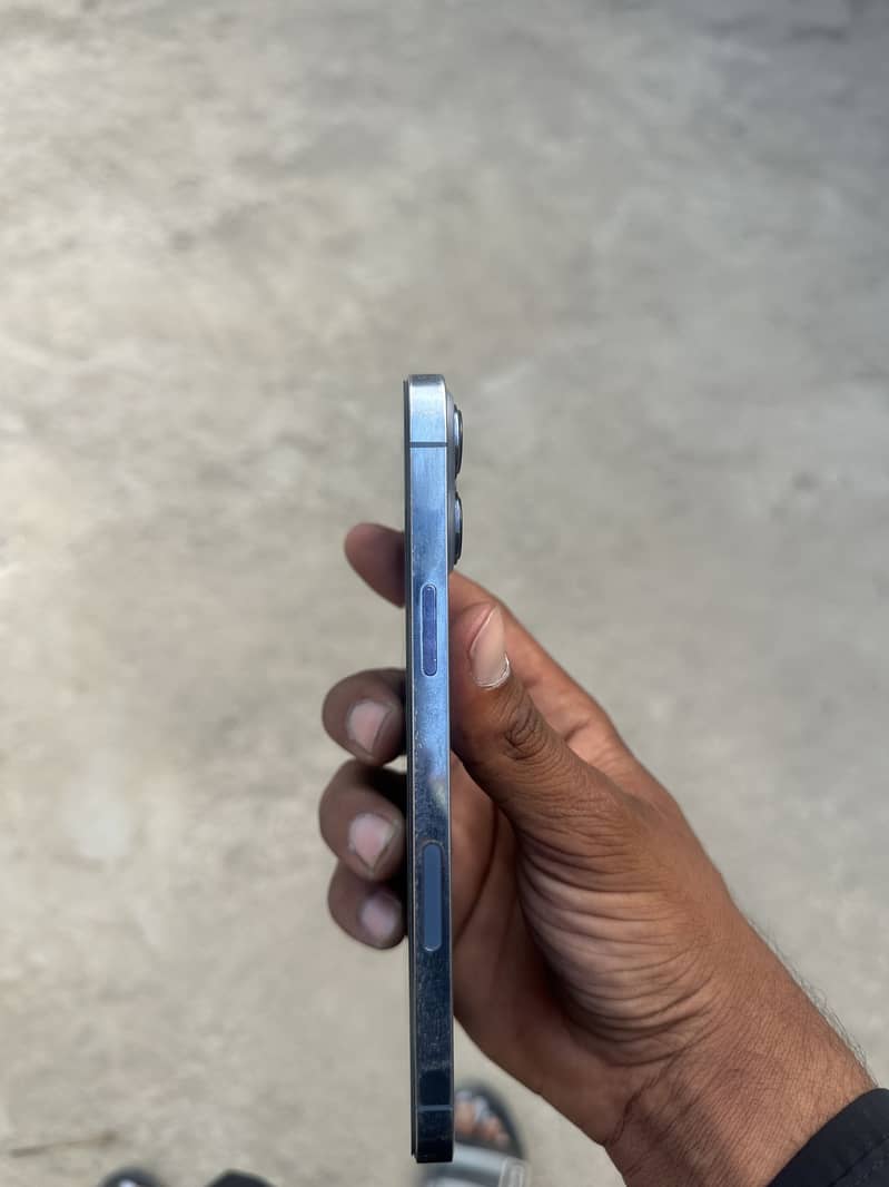 Apple iPhone 13 Pro Max 1
