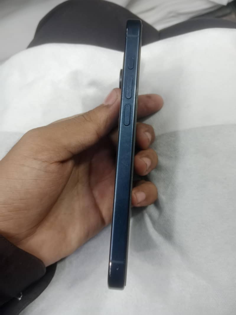 Apple iPhone 15 Pro 1
