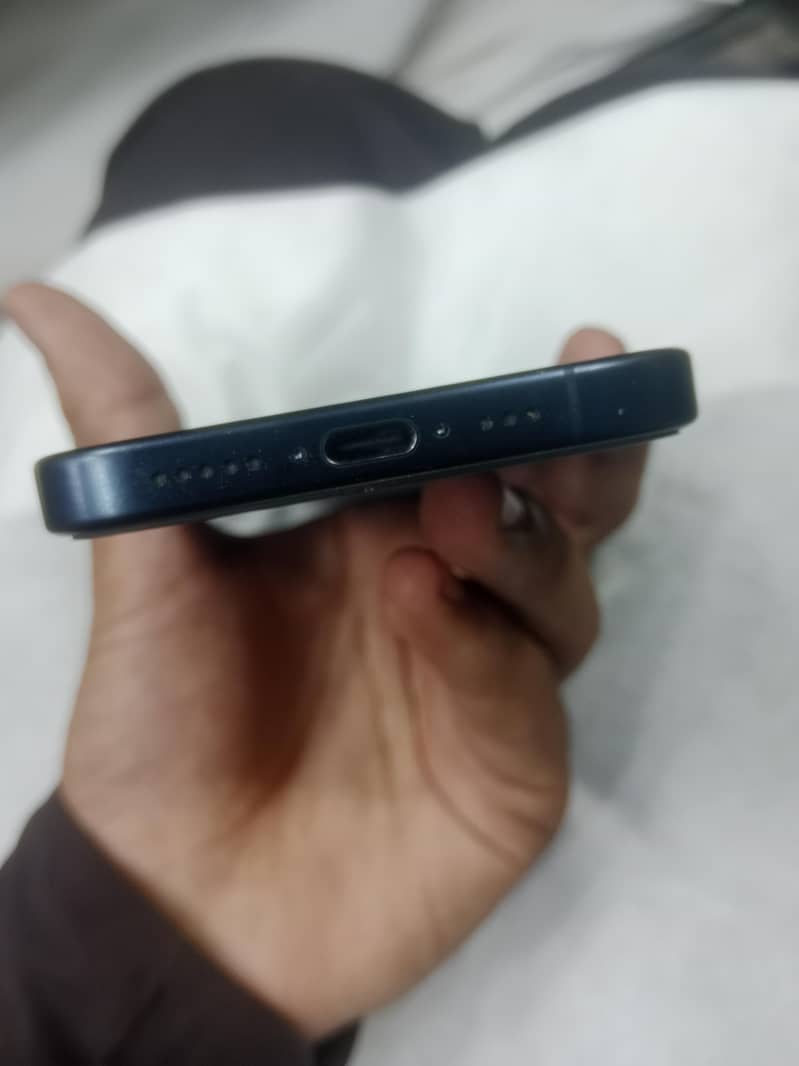 Apple iPhone 15 Pro 2