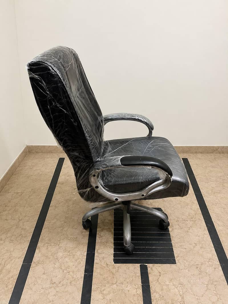 Office chair 0