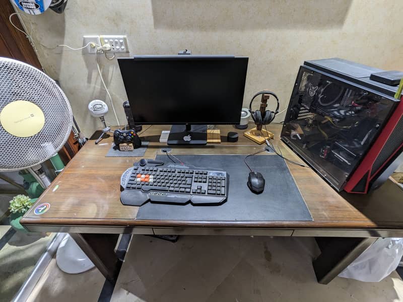 Wooden Computer Table (+Extras) 1