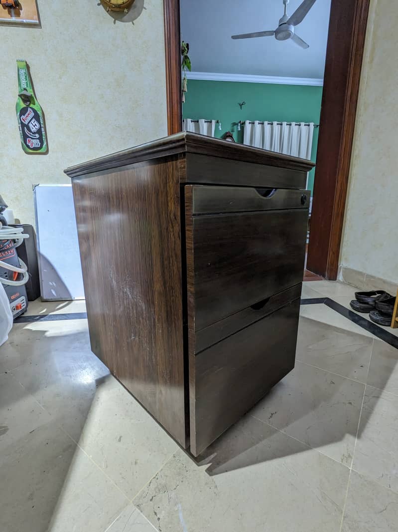 Wooden Computer Table (+Extras) 9