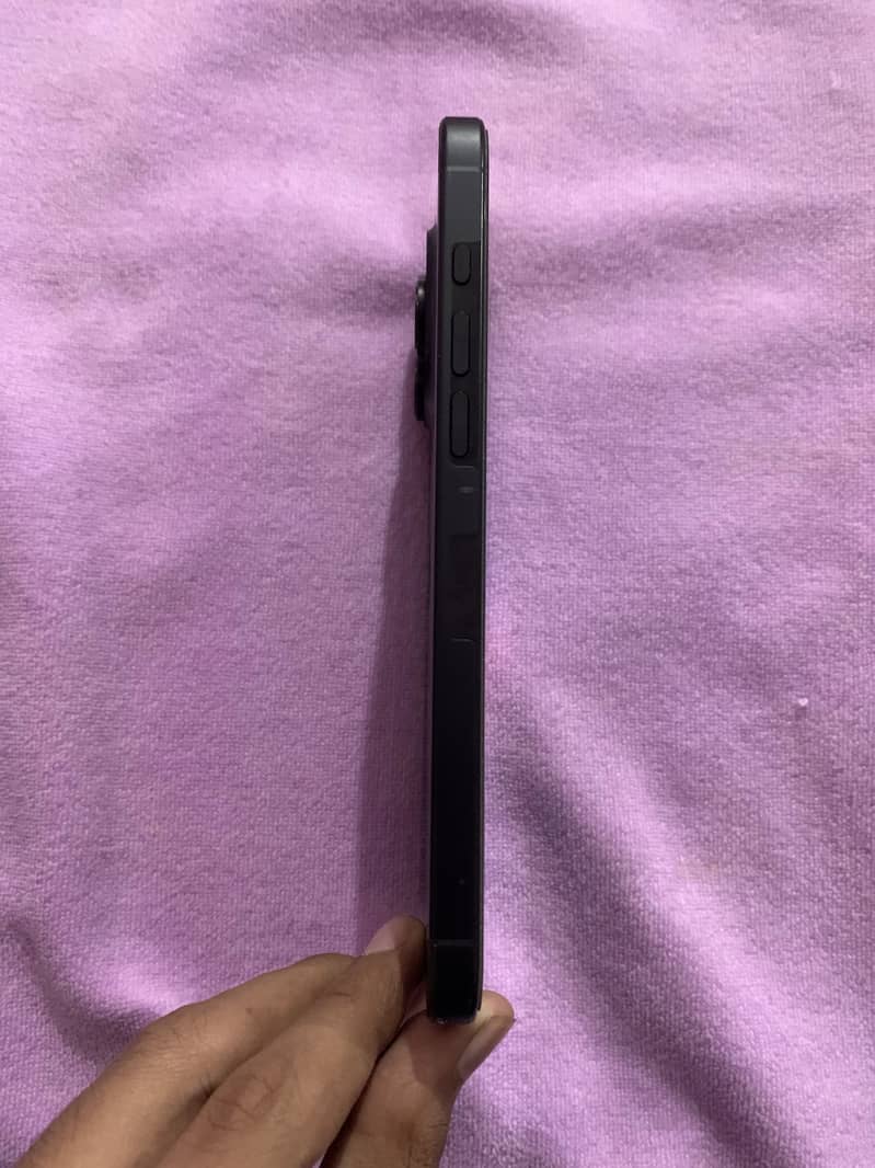 Apple iPhone 16 Pro Max 3