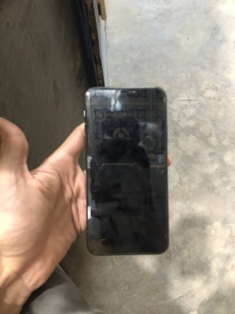 Apple iPhone 11 Pro Max 3