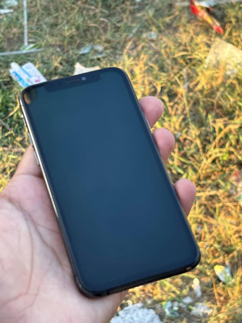 Apple iPhone 11 Pro 1