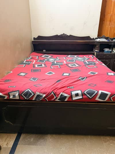 Bed with mattress & 2 side tables