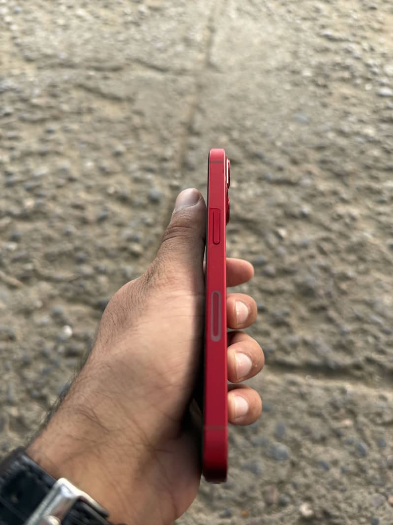 Apple iPhone 13 4