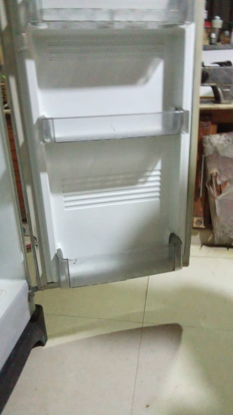 refrigerator 0