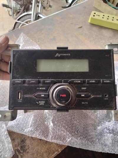 Suzuki genuine radio and mp3 player