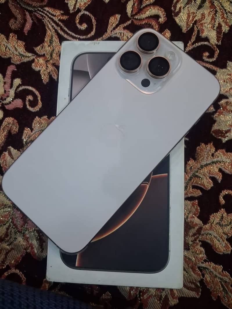Apple iPhone 16 Pro Max 1