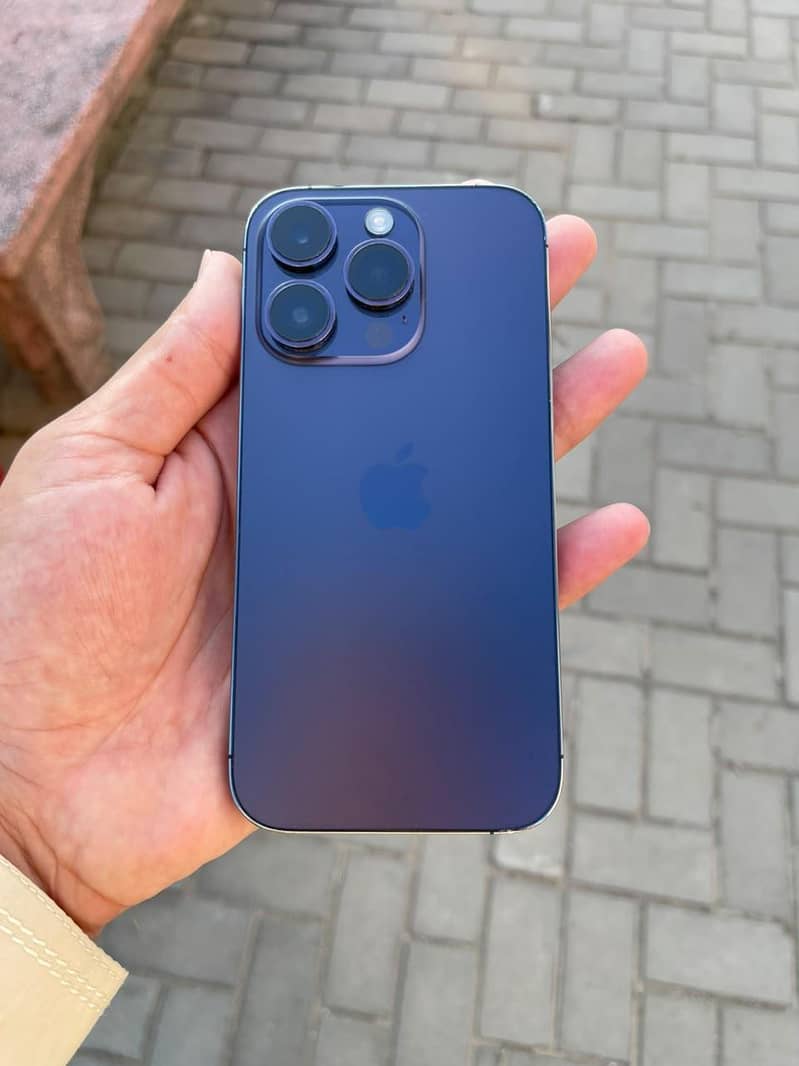 Apple iPhone 14 Pro 1