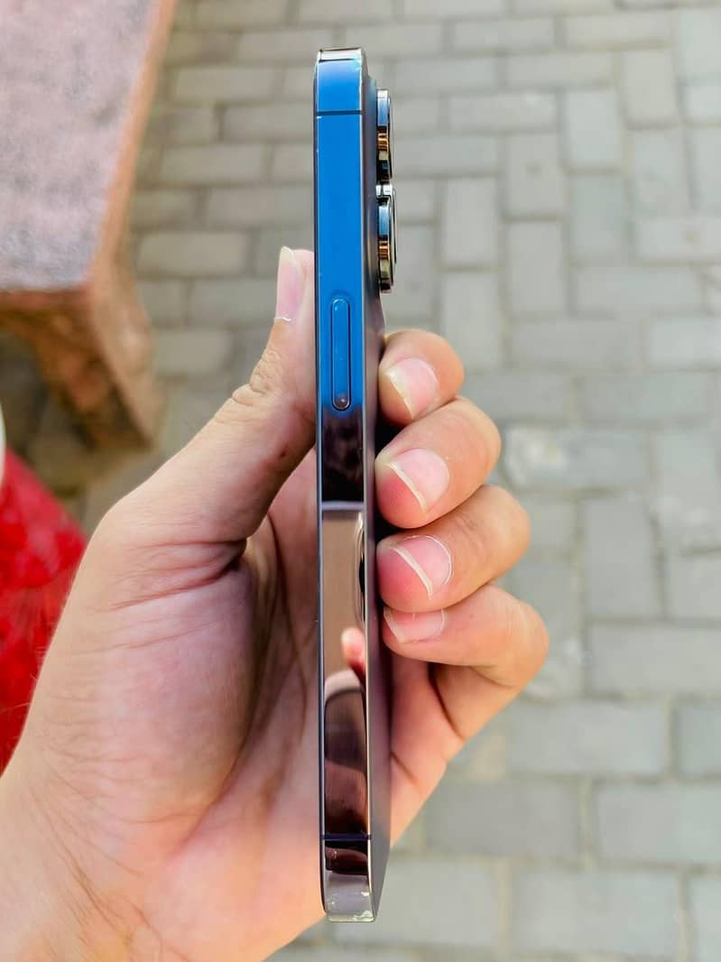 Apple iPhone 14 Pro 8