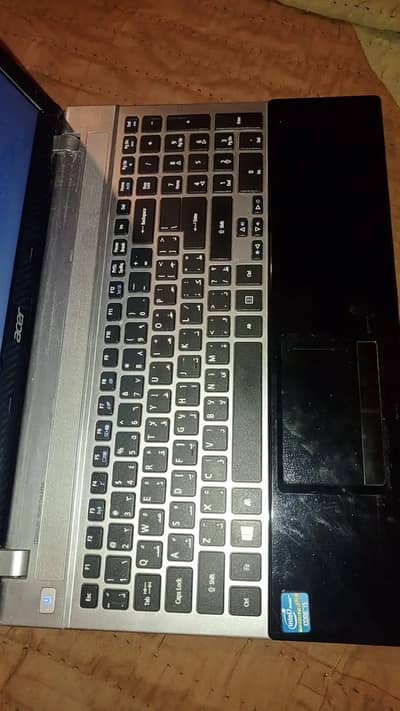 Laptop Acer 8ram 500gb with graphics card 1gb