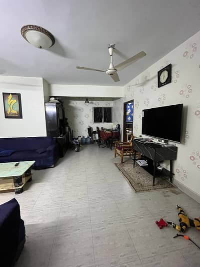 Daud Pota Road, Cantt Station, 1800 Sqft, 4 Bed Apartment for Sale.