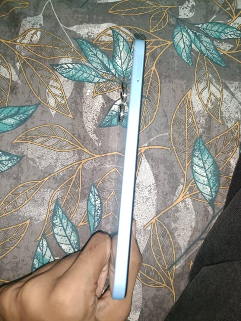 Xiaomi Redmi 12 11