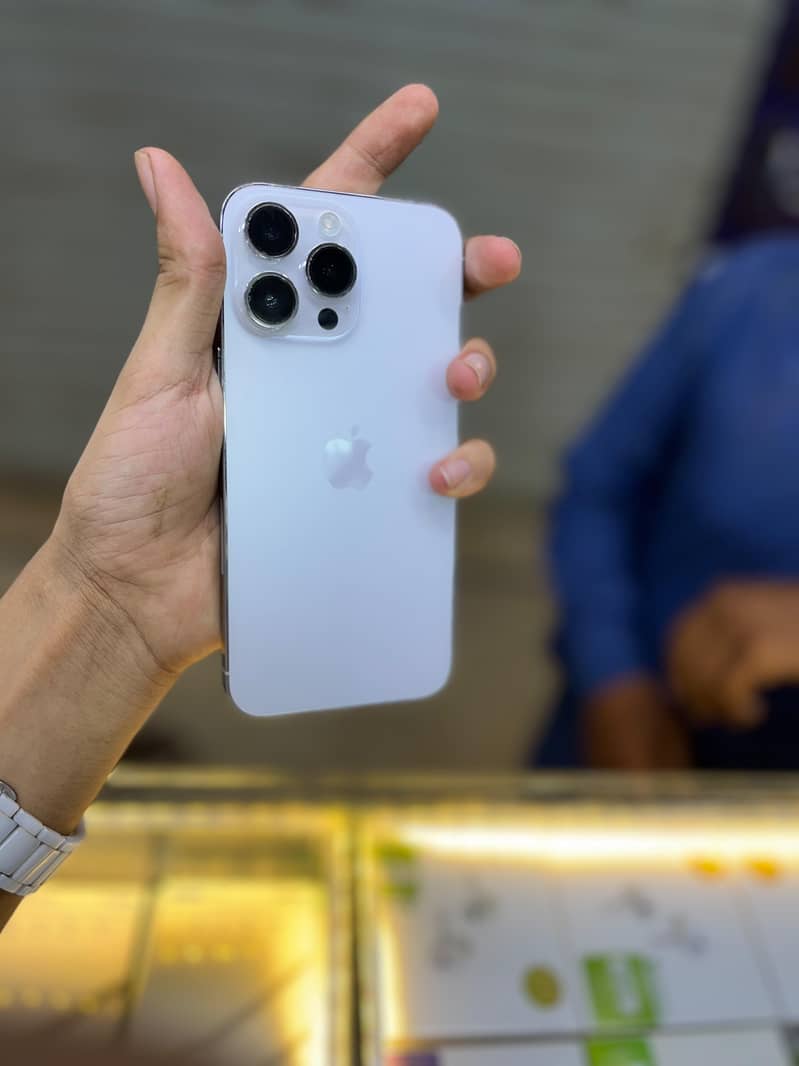 Apple iPhone 14 Pro Max 0