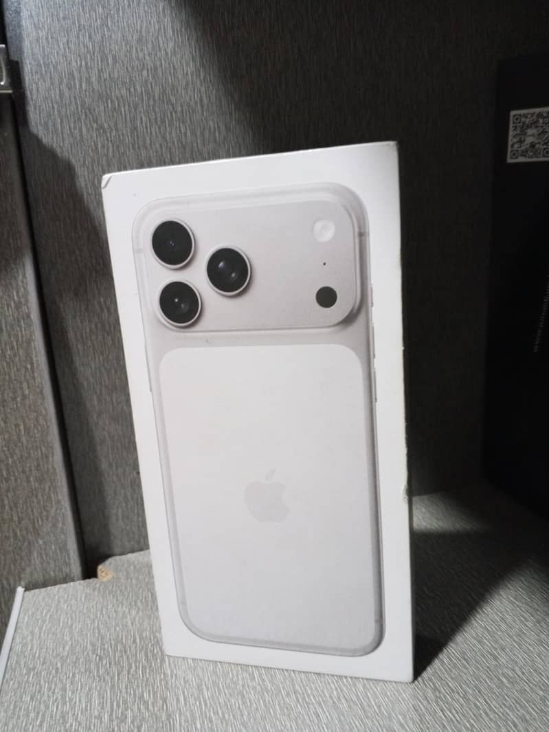 Apple iPhone 17 Pro Max 0