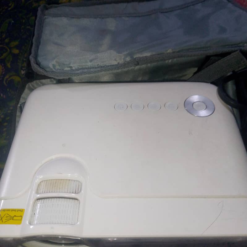 venkyo projector 1