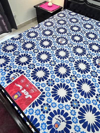 Pure Sheesham wood bed, side tables and new moltyfoam mattress