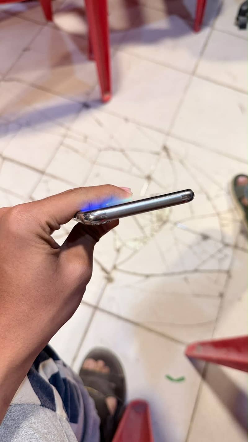 Apple iPhone X 2