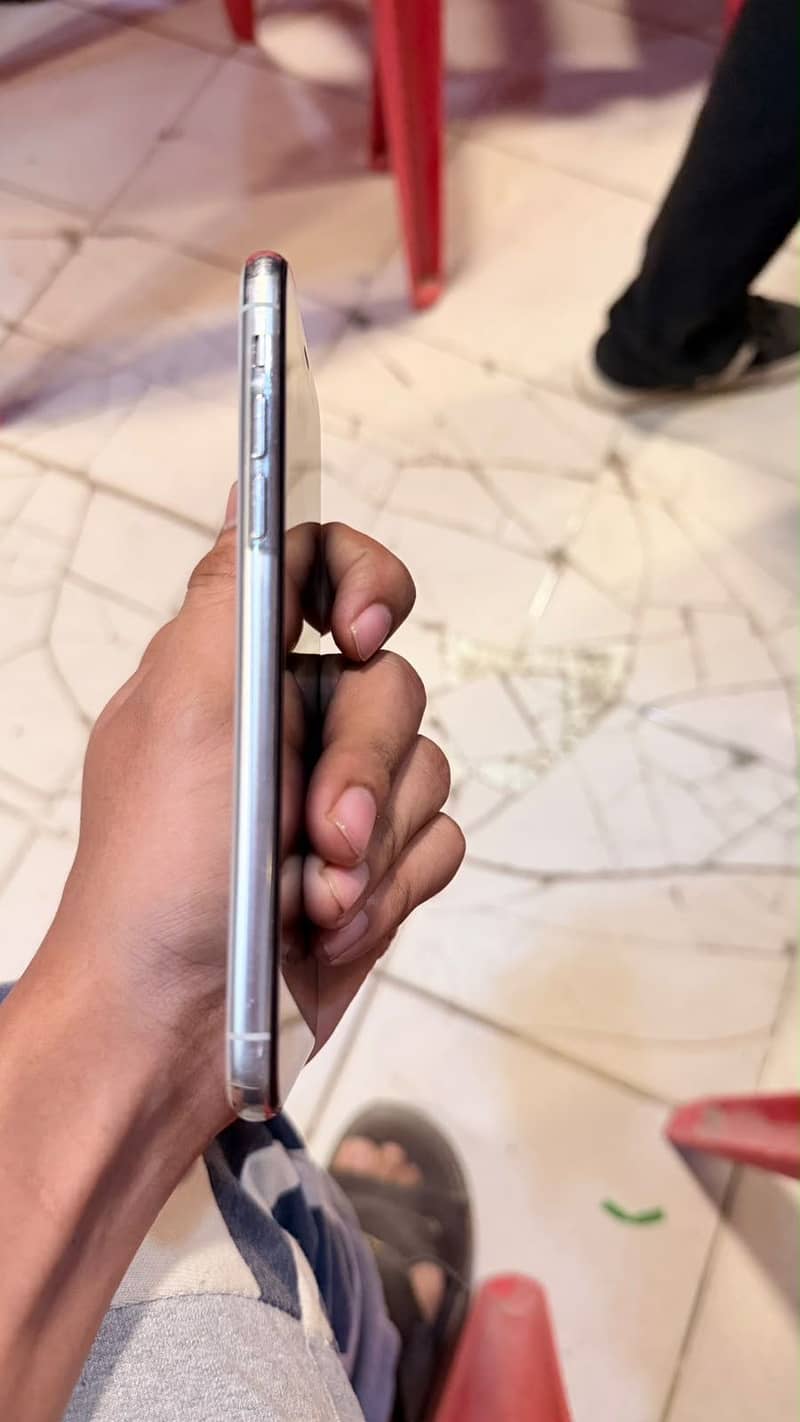 Apple iPhone X 3