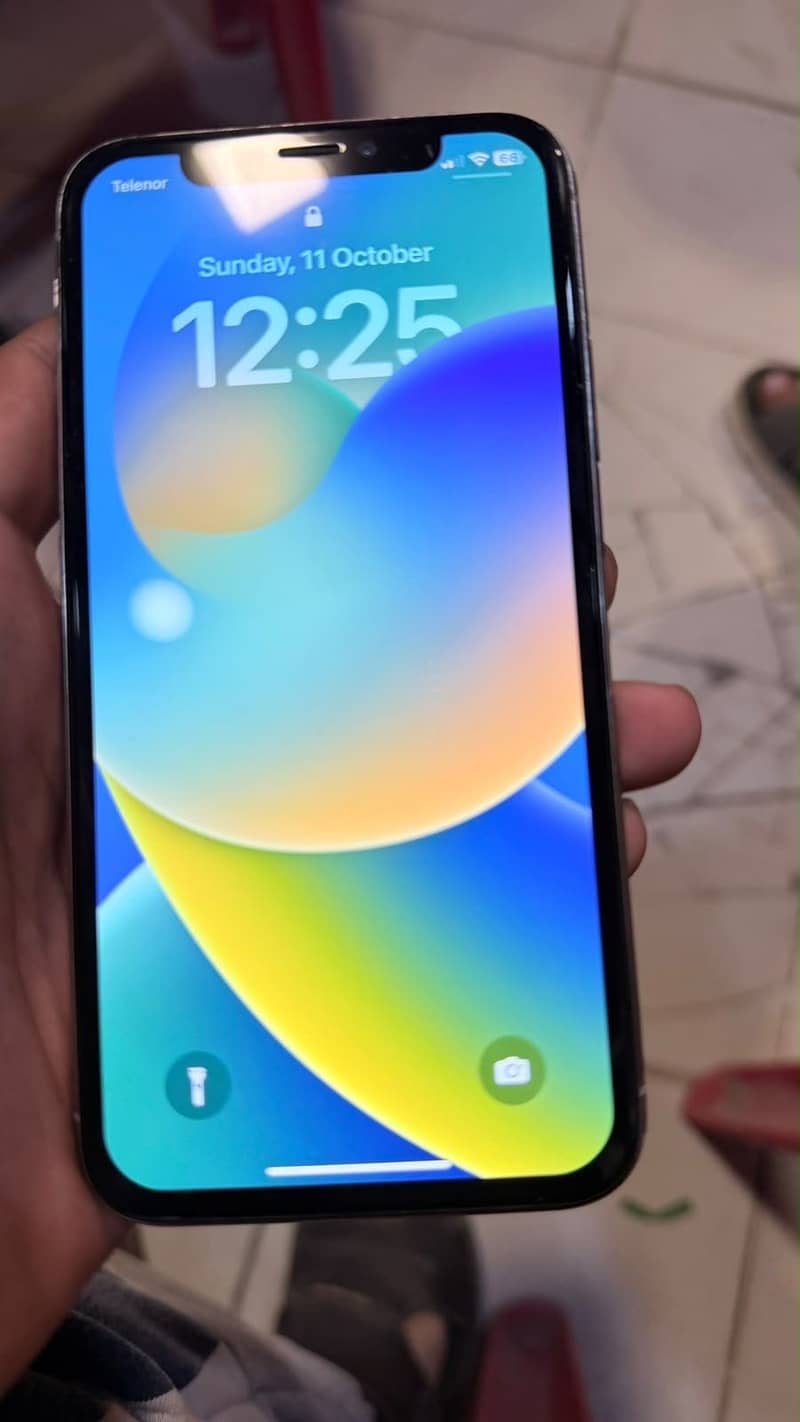 Apple iPhone X 4
