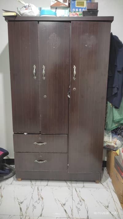 Cupboard / wardrobe / Almirah
